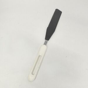 BONNY PRODUCTS | Vintage Sandwich Kitchen Plastic Spreader Serrated Spatula